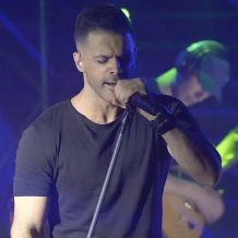 Sirvan Khosravi – Jaye Man Nisti (Live)