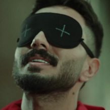 دانلود موزیک ویدئو جدید پازل بند و بردیا به نام مو قرمز